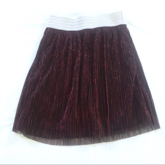 💎 3/$30: Marisa Red Shimmer/Metallic Skirt - Picture 1 of 5